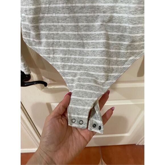 Abercrombie and Fitch Striped long sleeve Bodysuit Size Medium - Picture 3 of 5